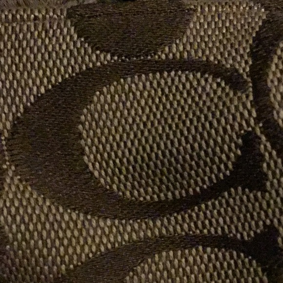 A coach handbag very nice never been used - Picture 7 of 7